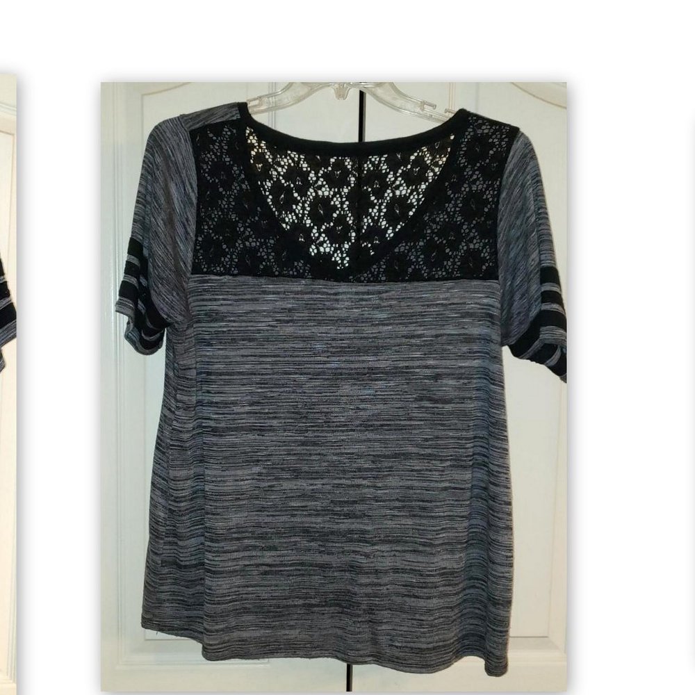 TORRID SIZE 1 TOP WITH LACE DETAILS - Picture 2 of 3